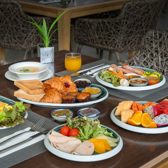 Ramada by Wyndham Phuket Deevana Patong 🌴🍃