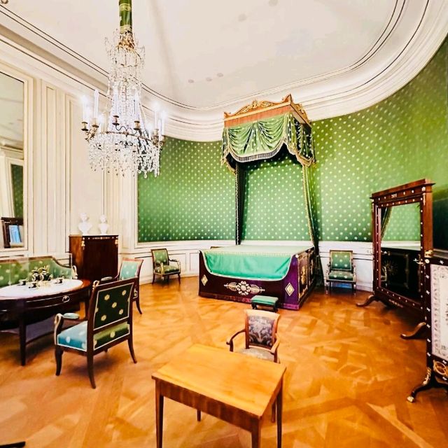 🏰 Nymphenburg Palace in Munich 🏰 Nymphenburg Palace in Munich