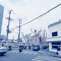 📸上海武康大樓｜走進復古電影場景的高級街拍之旅！✨