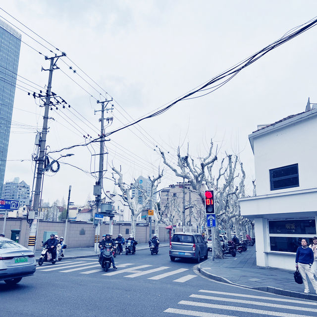 📸上海武康大樓｜走進復古電影場景的高級街拍之旅！✨