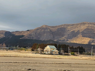 雲海、草原與火山脈動——阿蘇山群之美