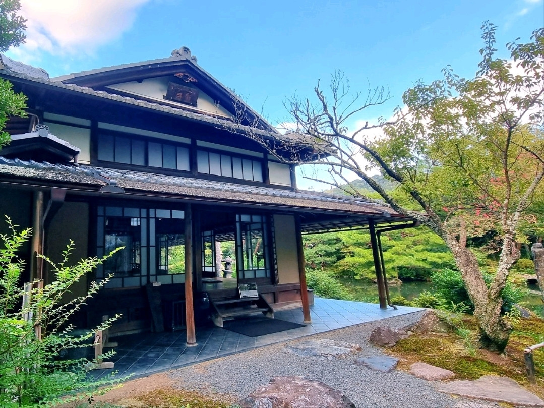 画家の筆先から生まれた地上の楽園、京都白沙村荘橋本関雪記念館