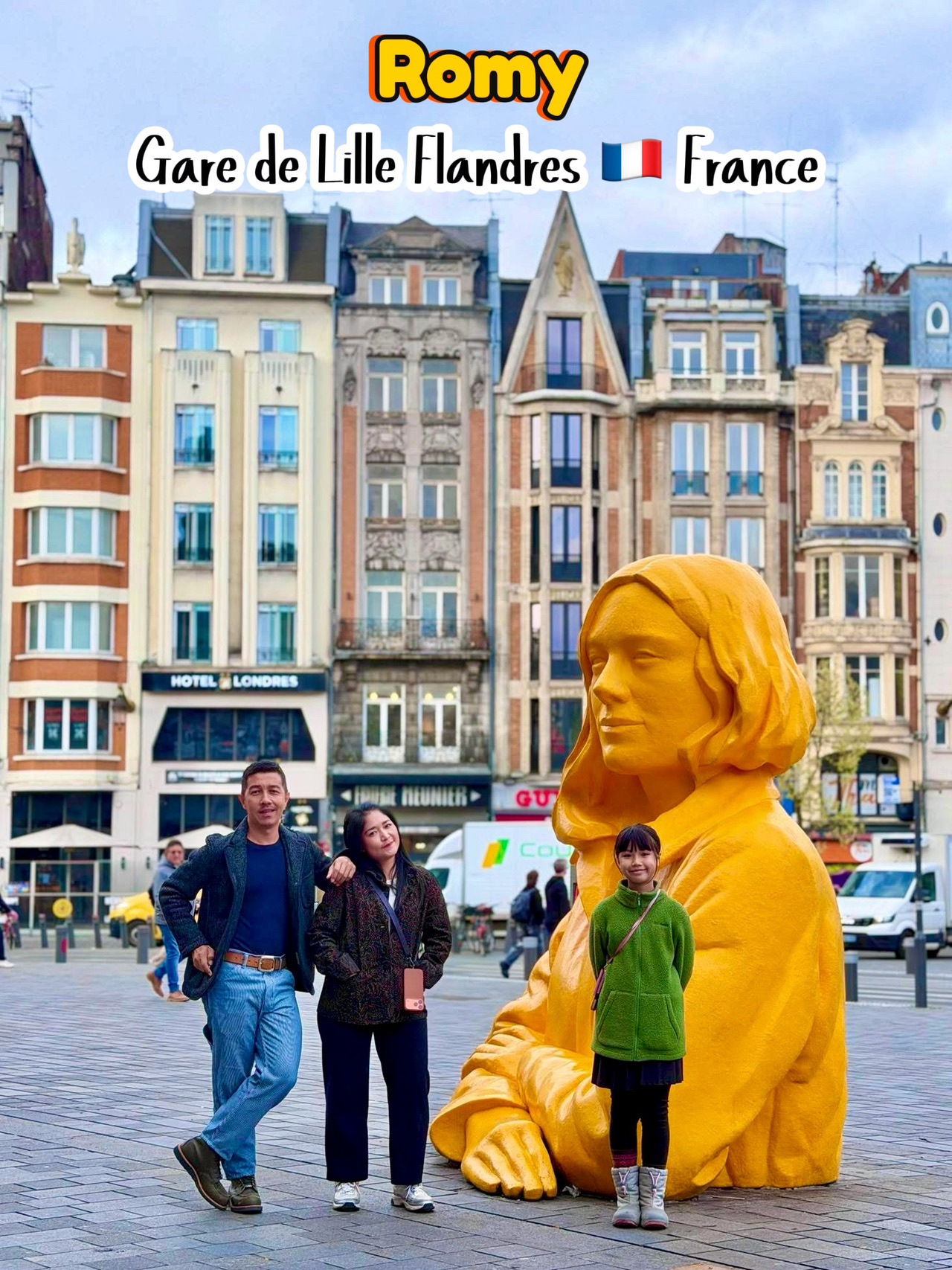 เธอชื่อ“โรมี่”อยู่หน้าสถานีรถไฟใจกลางเมืองลีล🇫🇷