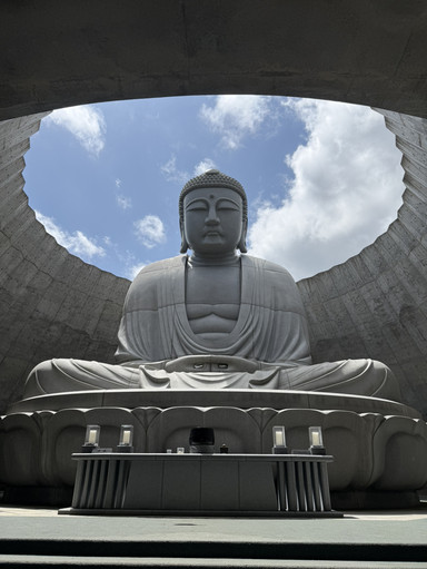 有名な「頭大仏」のそばに広がるユニークな野外アート空間 | Trip.com 札幌