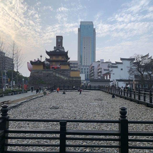 Explore Yongfeng Warehouse Ruins Park