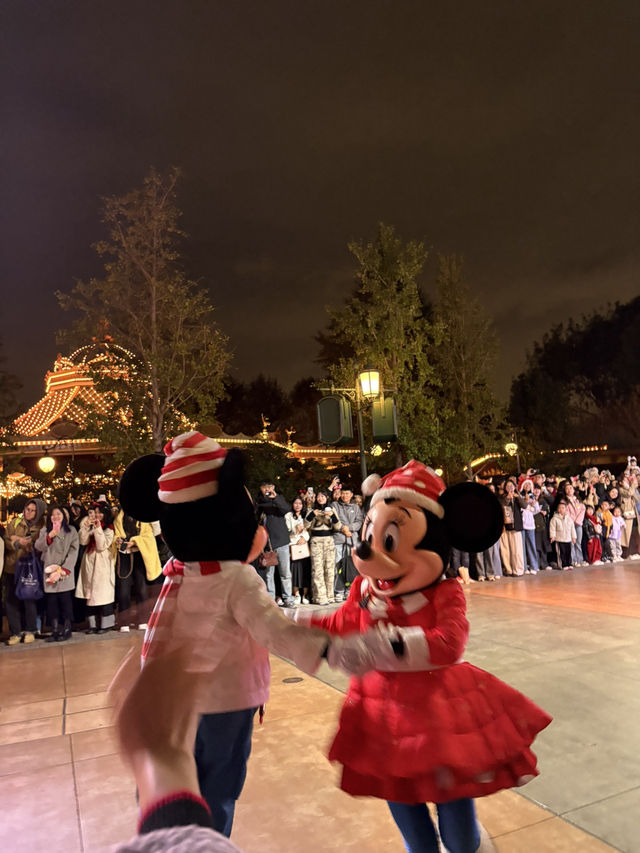 Christmas at Shanghai Disney Resort!