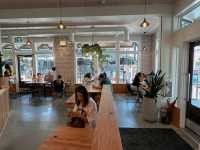 🇨🇦동화마을 속 로스터리 감성카페‘Smoking gun coffee roasters’