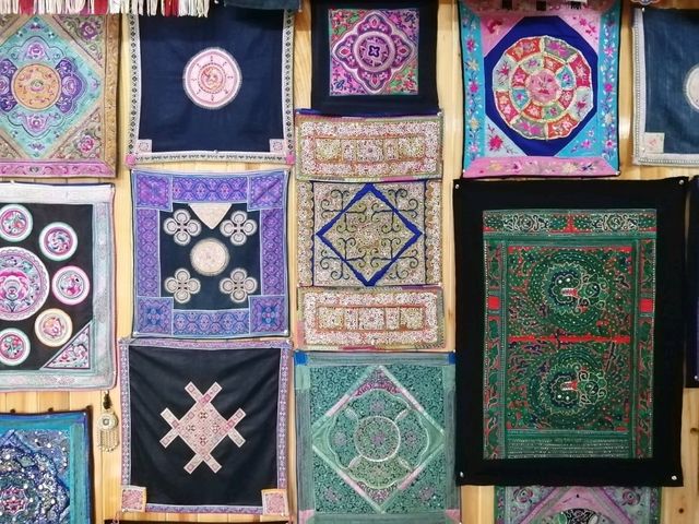 Exploring the beautiful crafts of Guizhou 😍