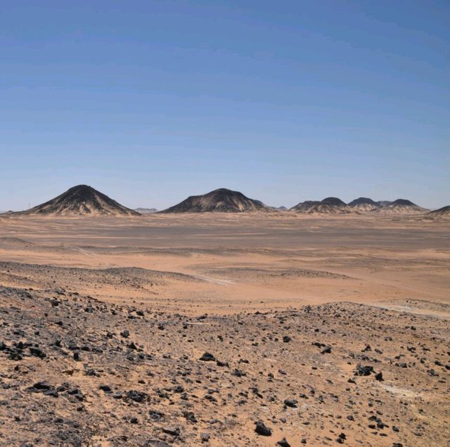 Discover the beauty of the Black Desert 🇪🇬