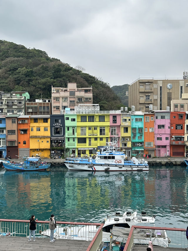 【臺北景點】靜安吊橋、跳石海岸、鹿羽松牧場、基隆正濱漁港彩色屋、一日遊推薦！