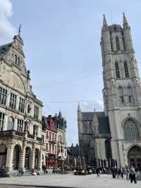 The incredible medieval city of Ghent! 🏰🌹