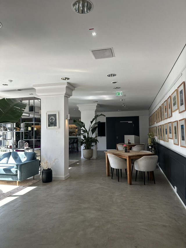 Spacious & Cozy Setting at FourSide Plaza
