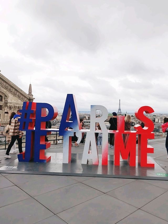 Girls Trip to Paris, France
