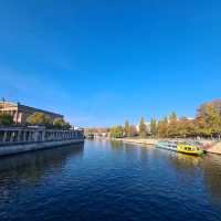 Bites, Sights, and History: The Best of Berlin in One Trip