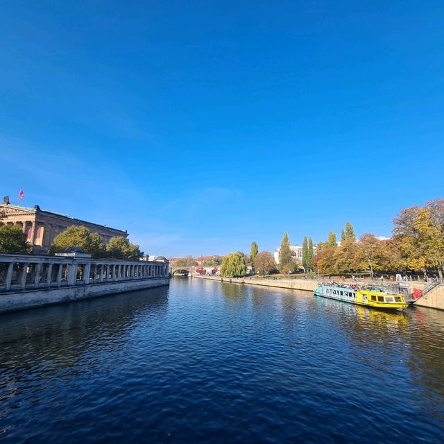 Bites, Sights, and History: The Best of Berlin in One Trip