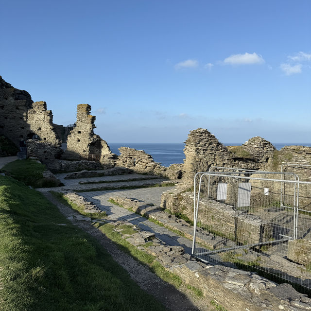 “Romance and Legend: A Breathtaking Escape to Tintagel Castle”