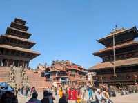バスタブル　ニャタポラ寺院