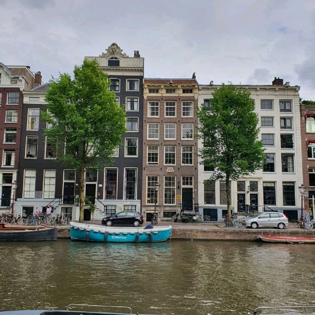 Spring Days in Amsterdam – Canals, Culture, and Cozy Streets