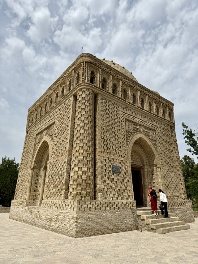 Spring in Bukhara: The Timeless Beauty of Ismail Samani Mausoleum