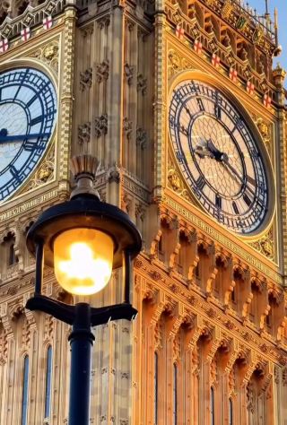 London – A Global City of Icons, Stories & Style