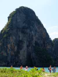 🌴 หาดไร่เลย์ กระบี่ – หนีเมืองมาปล่อยใจ