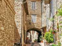Why Halloween in Assisi: A Spooky Twist on Sacred Serenity