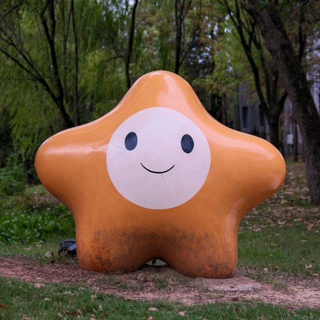 Family-Friendly Statues on Wanliuzhou Island 🏞️🗿👨‍👩‍👧‍👦
