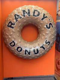 Donut miss Randy’s doughnuts 🍩 🥤🧁