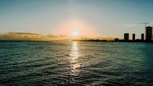 檀香山阿拉莫納海灘公園｜美麗的海灘，平靜的水域、兒童游泳區