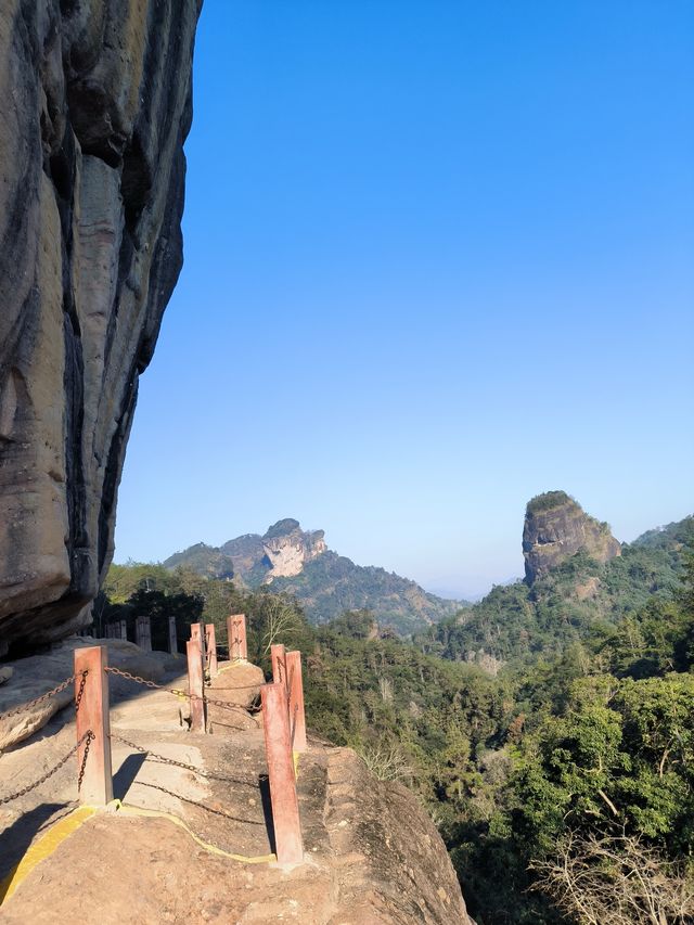 武夷山公交遊第三天——虎嘯岩穿越到一線天