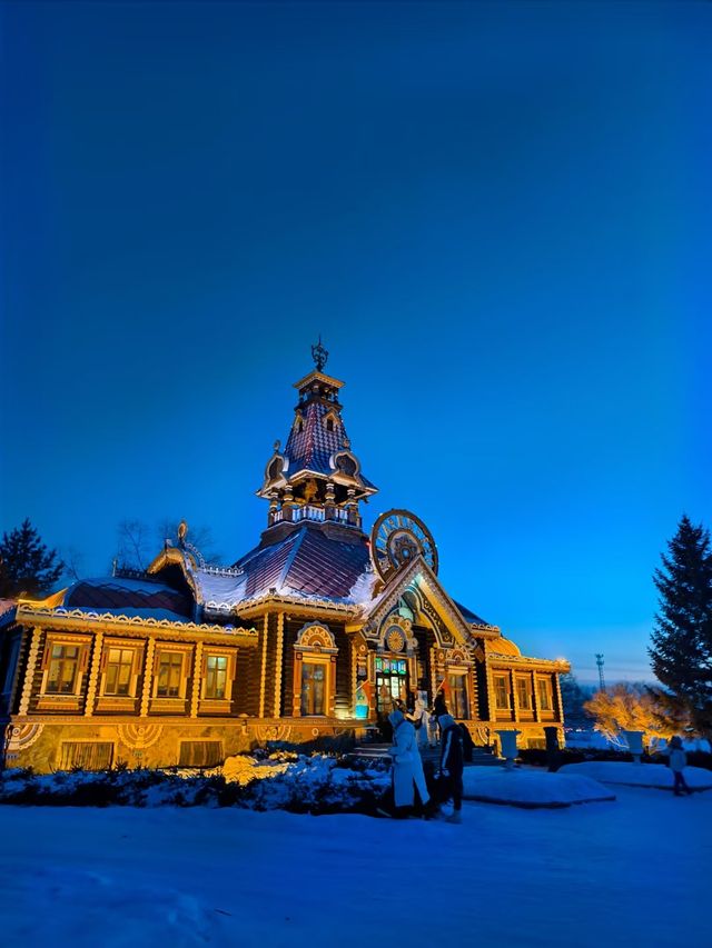 哈爾濱雪後伏爾加莊園，彷彿走進童話裡