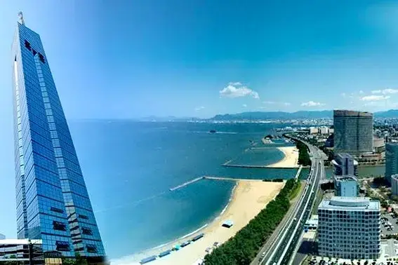 The sea is blue, check in at the lover's holy land Fukuoka Tower~