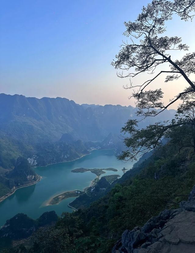 探秘廣西百色凌雲縣浩坤湖，海拔1050米的高原明珠