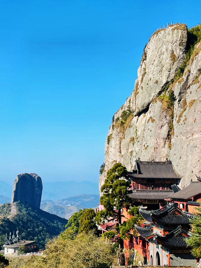 羊角洞這座山頭上全是道觀，仙氣飄飄