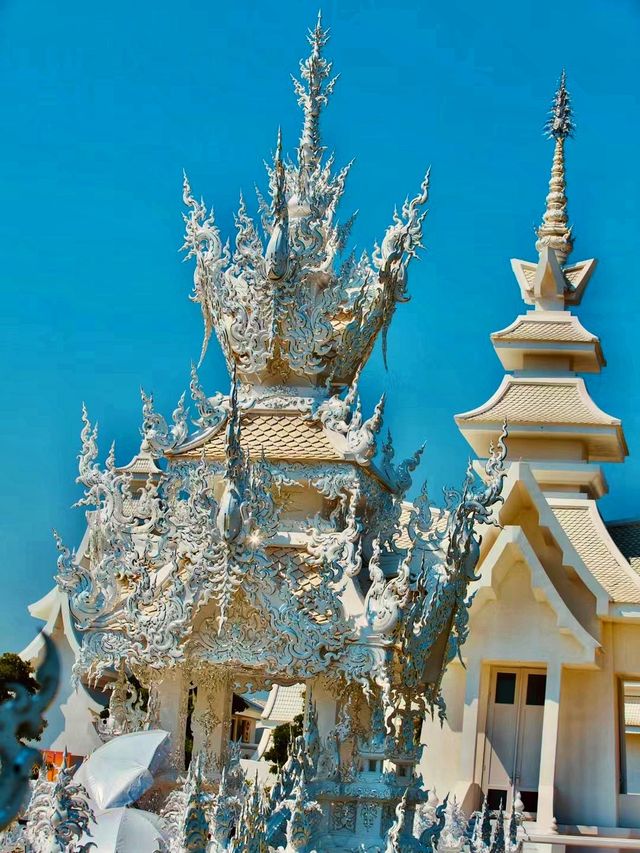 泰國清萊｜傳統與現代的碰撞—白廟
