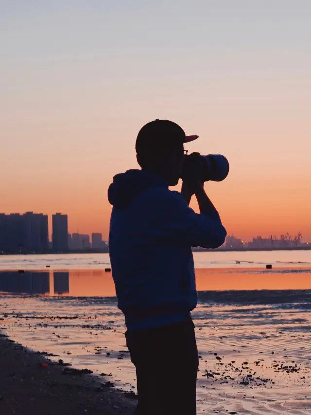 Drive yourself to Jindream Bay in Qinhuangdao, a place of 10,000 sunrises that will take your breath away