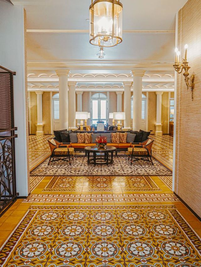 🌟 Phnom Penh's Luxe Retreat: Hyatt Regency 🏰✨