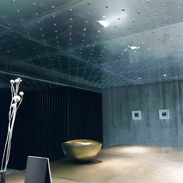 在旅途中寻得一处庇护之所——酒店的温暖懷抱，如同心靈的港灣