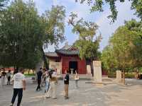 參觀毗盧寺趕上了專家講解。