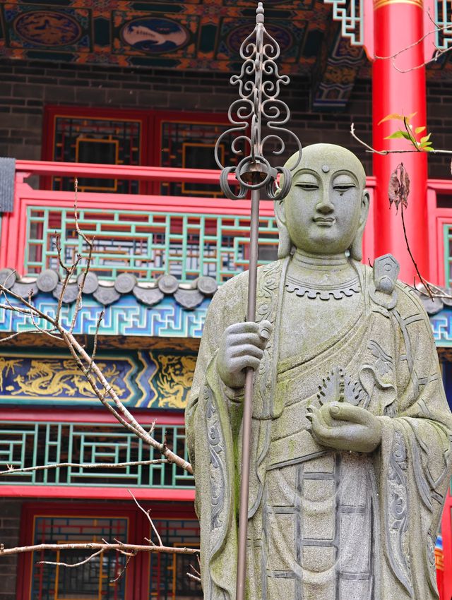 自然與人文交融之地——探訪三聖寺的自然風光和人文景觀。