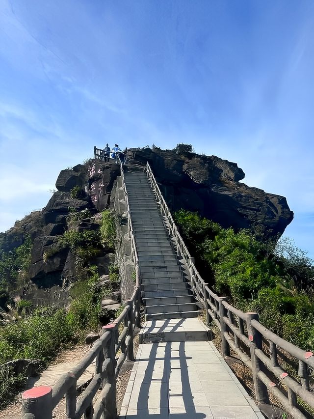 東莞銀屏山。