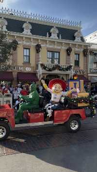 California Disneyland: Celebrate an Early Christmas with the Princesses