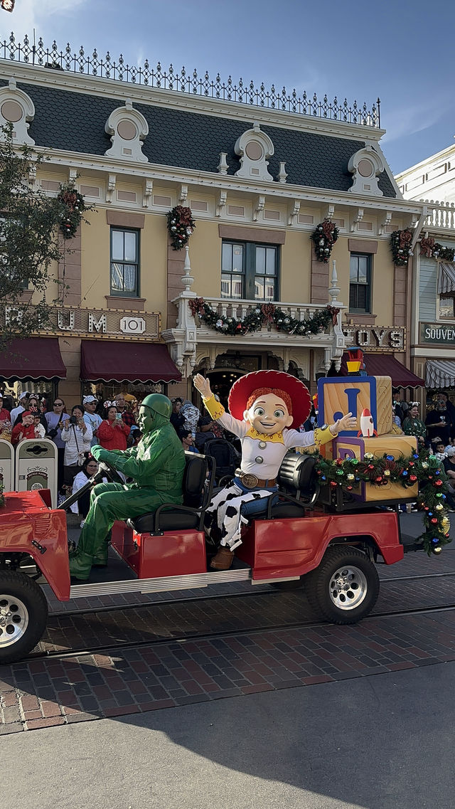 California Disneyland: Celebrate an Early Christmas with the Princesses