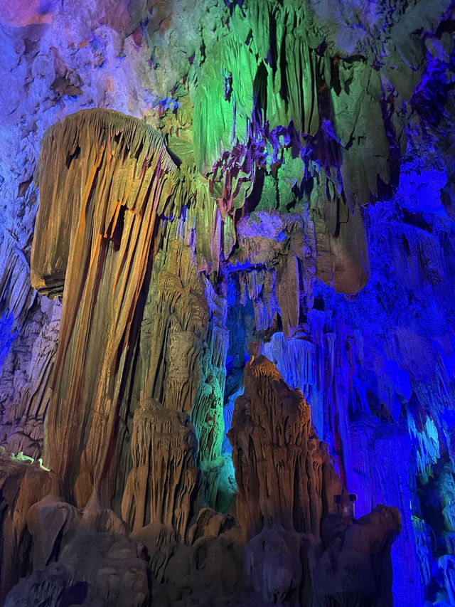 Mesmerizing Cave in Guilin! 🇨🇳
