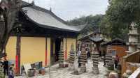 龍潭古寺：年初二登高祈福