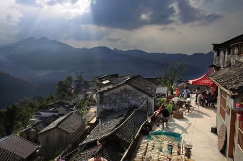 風景如畫的黃山木梨石共村
