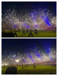 開封必睇，萬歲山武俠城打鐵花，一眼萬年的震撼。