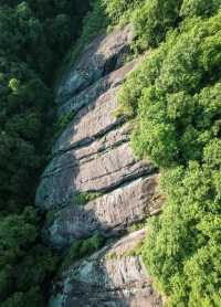 闖入綠野仙蹤！僰王山的瀑布和懸崖會「說話」！