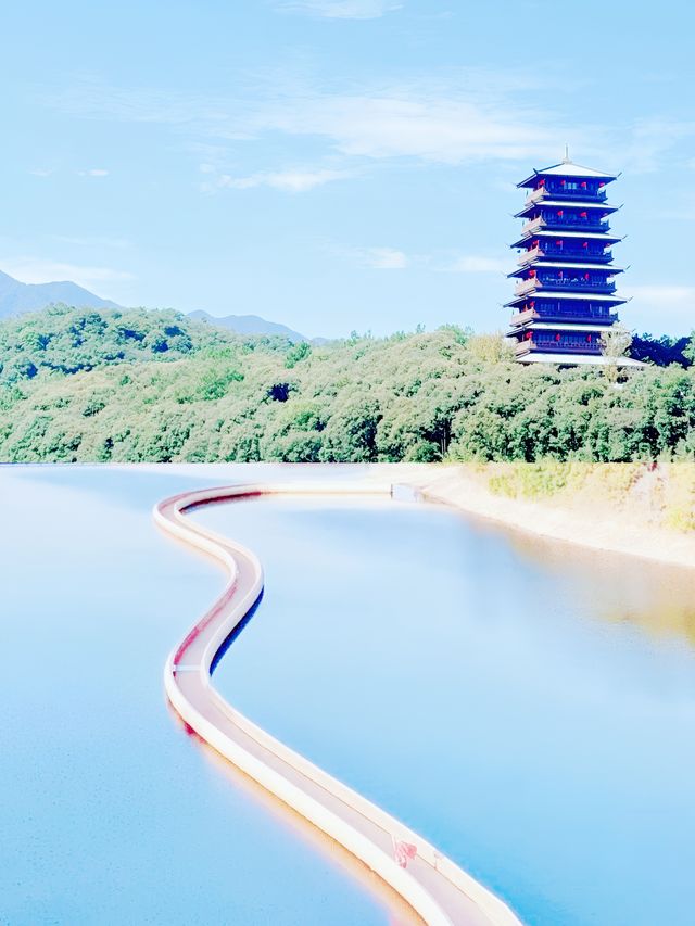 "震撼！廬山西海，山水美到窒息！"