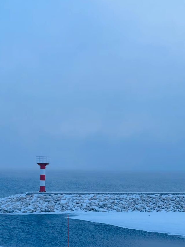 冰雪與光影交織嘅秘境